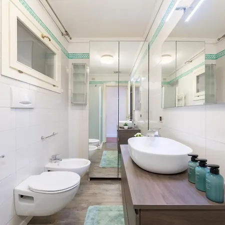 Colombina With Canal View Apartment *